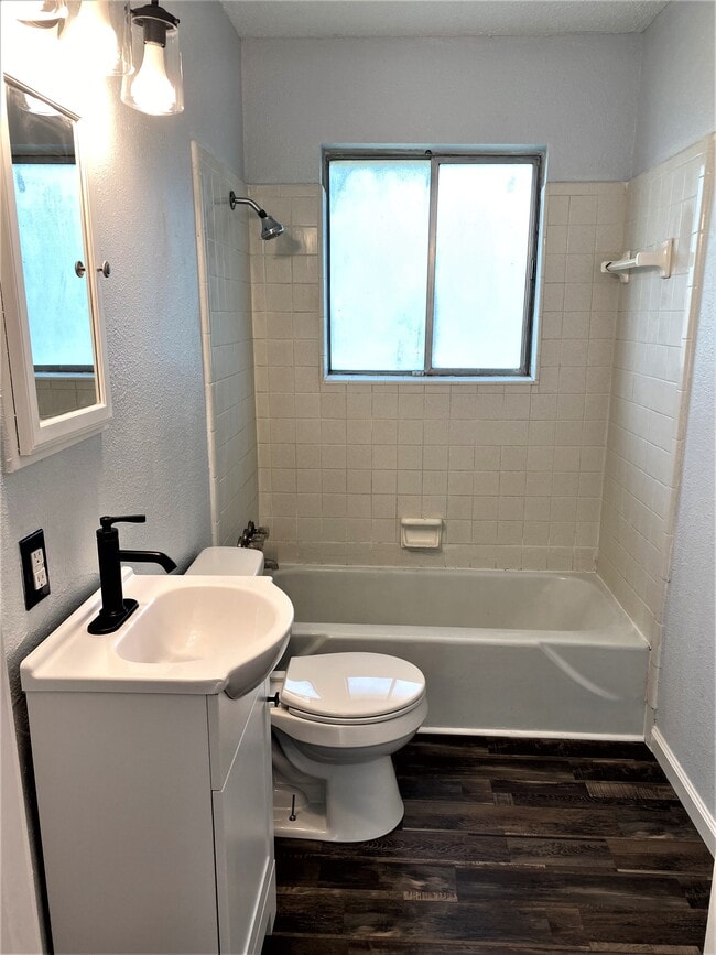 Building Photo - 508 Hickory St