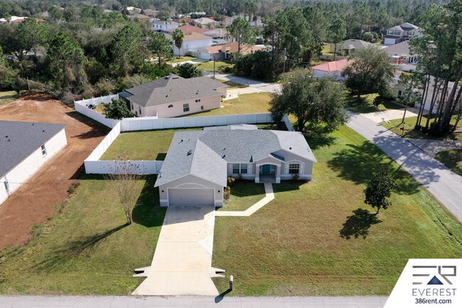 Building Photo - 39 Firethorn Ln
