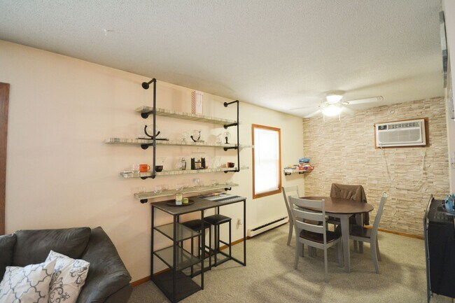 Building Photo - 2228-2234 2nd St SW