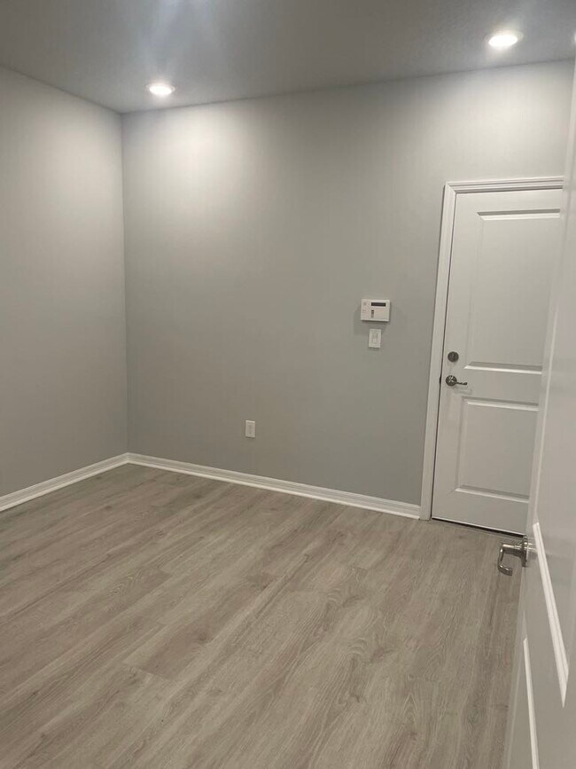 Building Photo - 8625 Tavistock Lakes Blvd