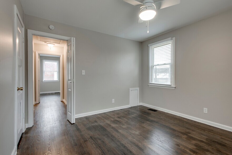 Building Photo - 2204 Rosehaven Dr