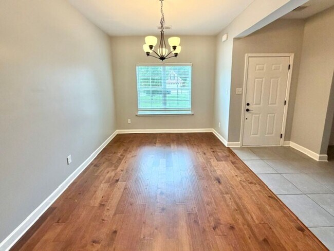 Building Photo - 8136 Maywood Dr