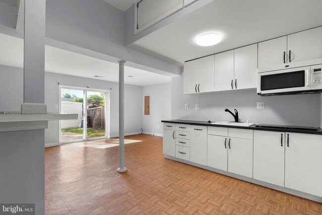Building Photo - 9130 Bobwhite Cir