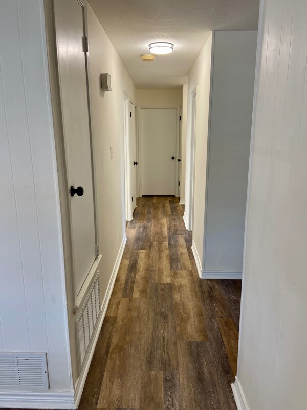 Building Photo - 1413 Windcrest St