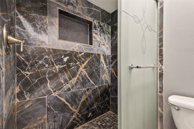 Building Photo - 11331 Oakcenter Dr