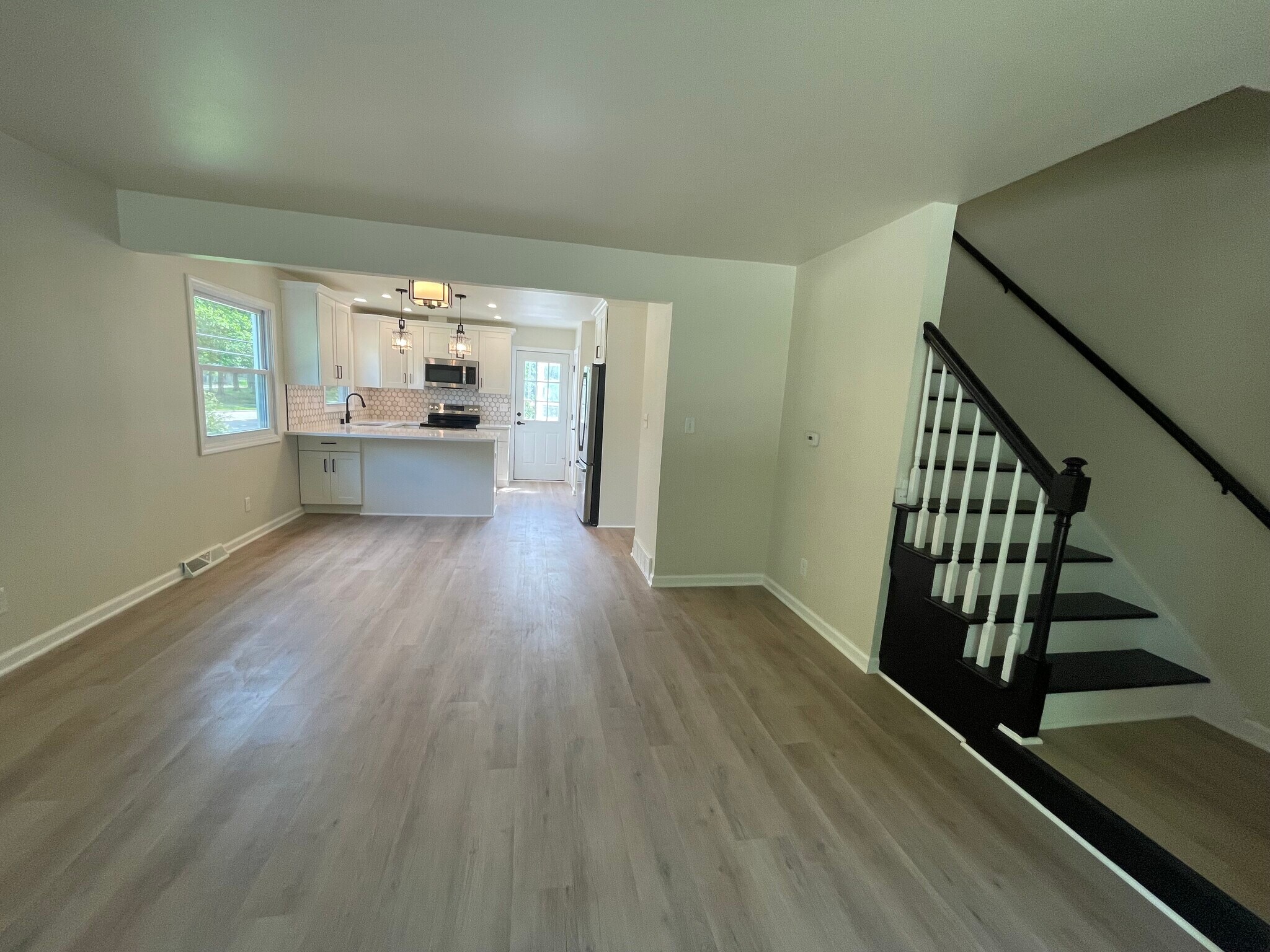 Building Photo - 5910 Teakwood Dr