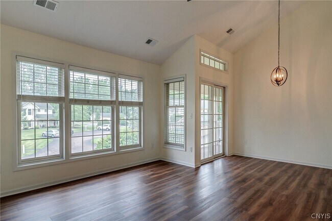 Building Photo - 2404 Pipers Ct