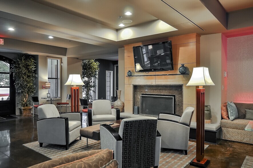 Building Photo - 1803 Broadway