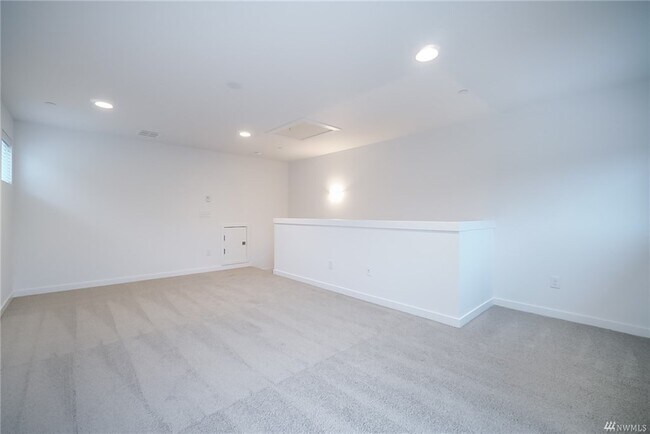 Building Photo - 15723 NE 14th Ter