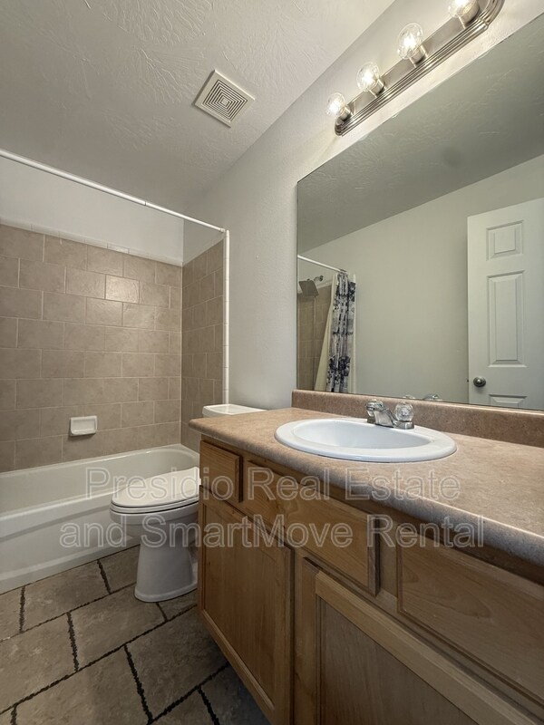 Building Photo - 6248 S High Bluff Dr