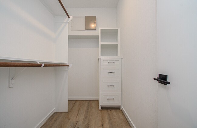 Building Photo - 203 Danna Ln
