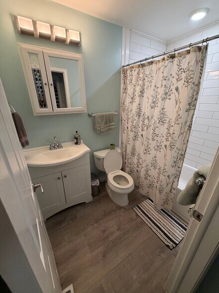 Building Photo - 7 Nicole Cir