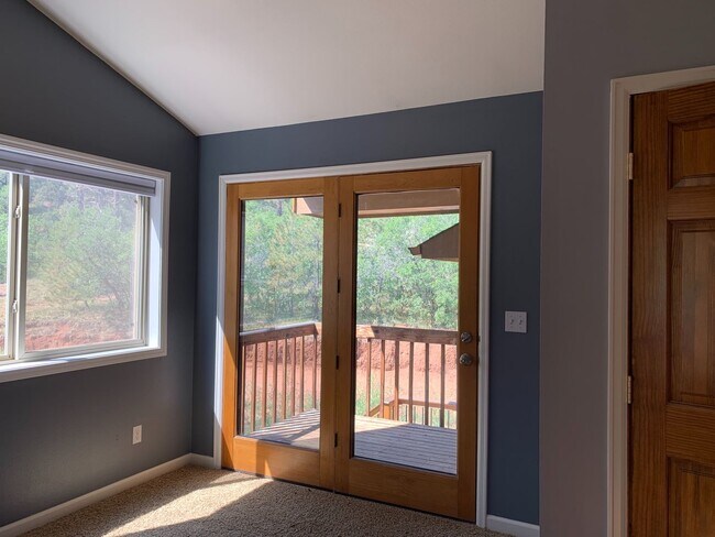 Building Photo - Beautifully updated home on 5 acres