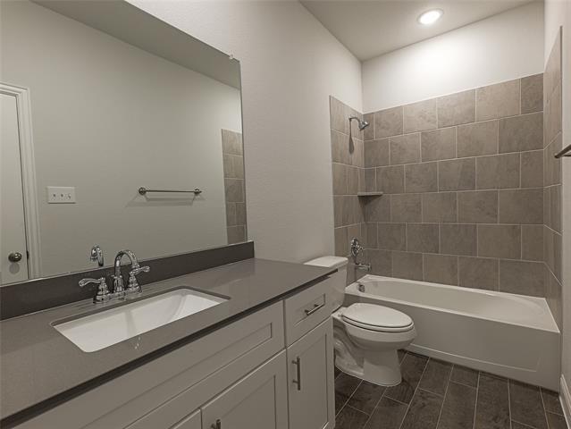 Building Photo - 716 Fencerow Trl