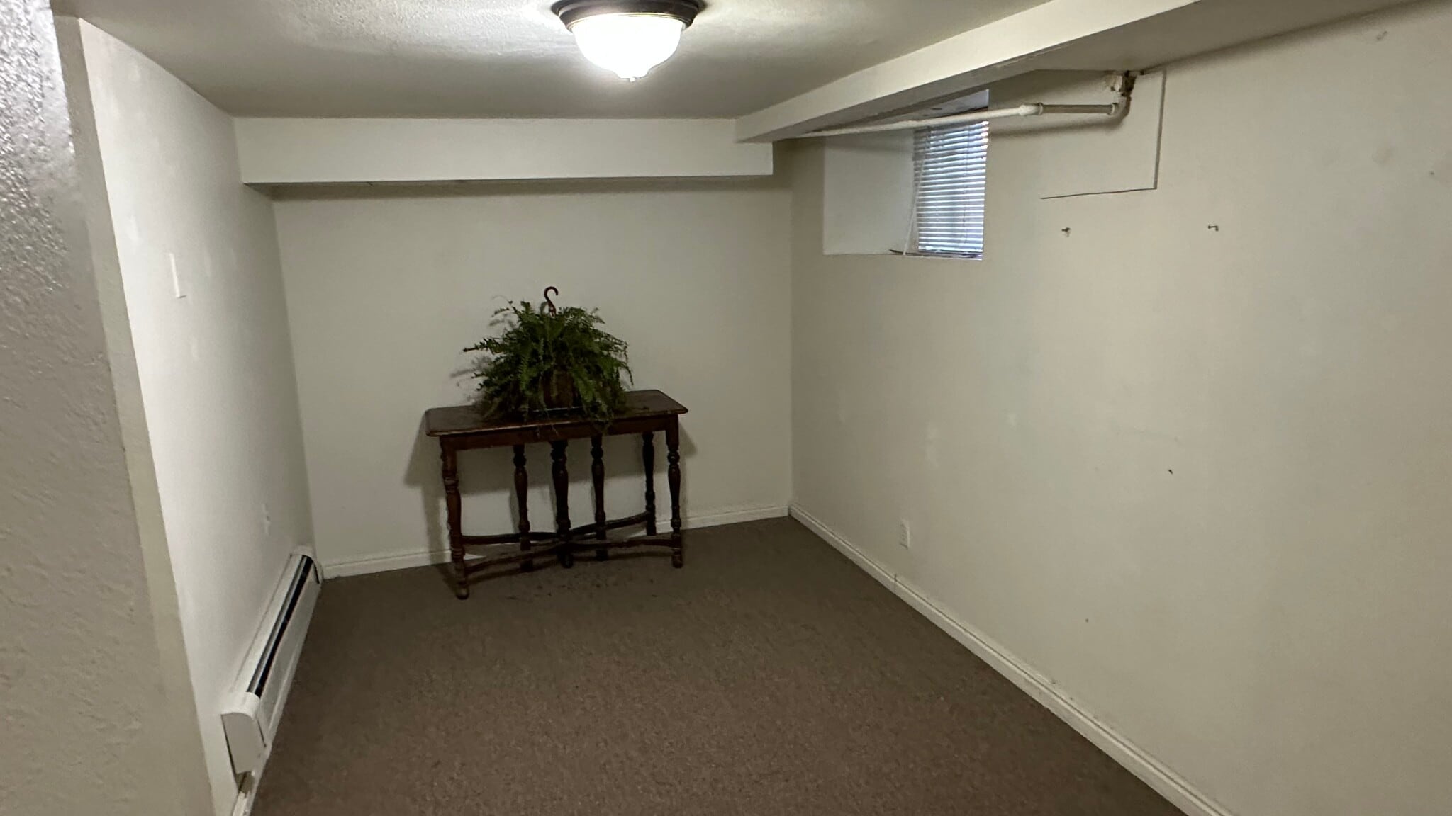 Building Photo - 1136 E Laird Ave