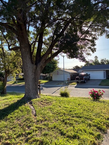 Building Photo - 6620 Briartree Way