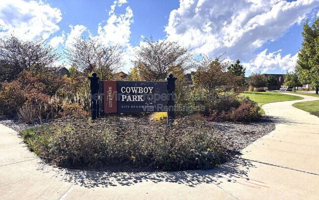 Building Photo - 900 Treece St