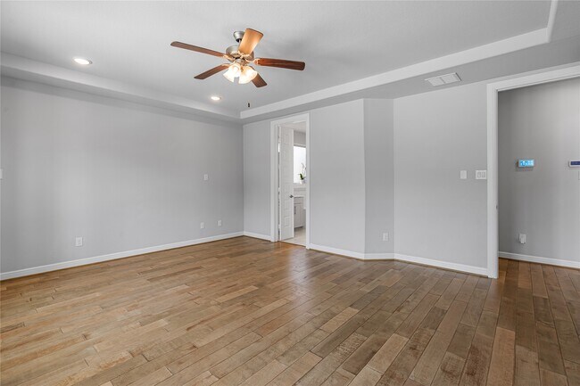 Building Photo - 11 Winter Thicket Pl