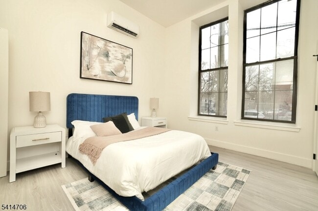 Building Photo - 536 Central Ave