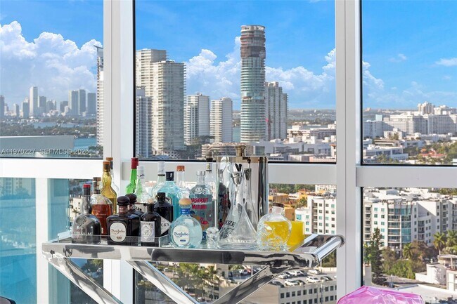 Building Photo - 100 South Pointe Dr