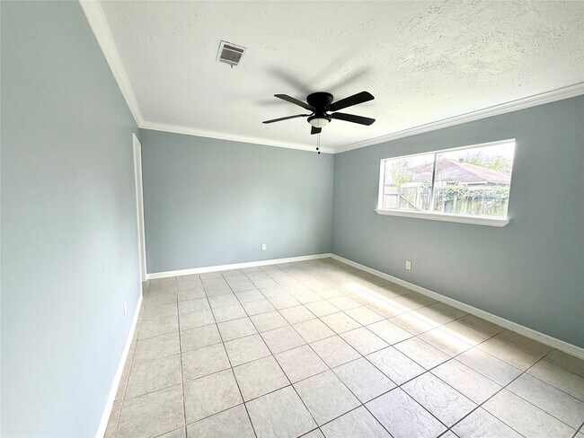 Building Photo - 718 Blue Rock Ct