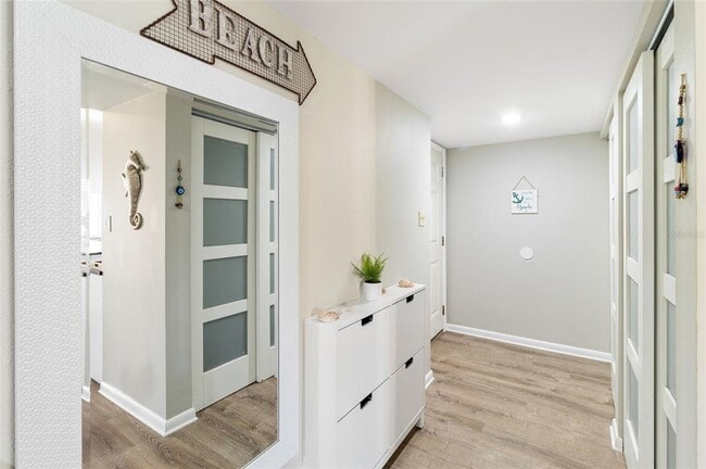 Building Photo - 1579 Greenlea Dr