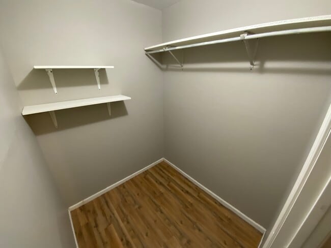 Building Photo - 1539 N Hickory Rd