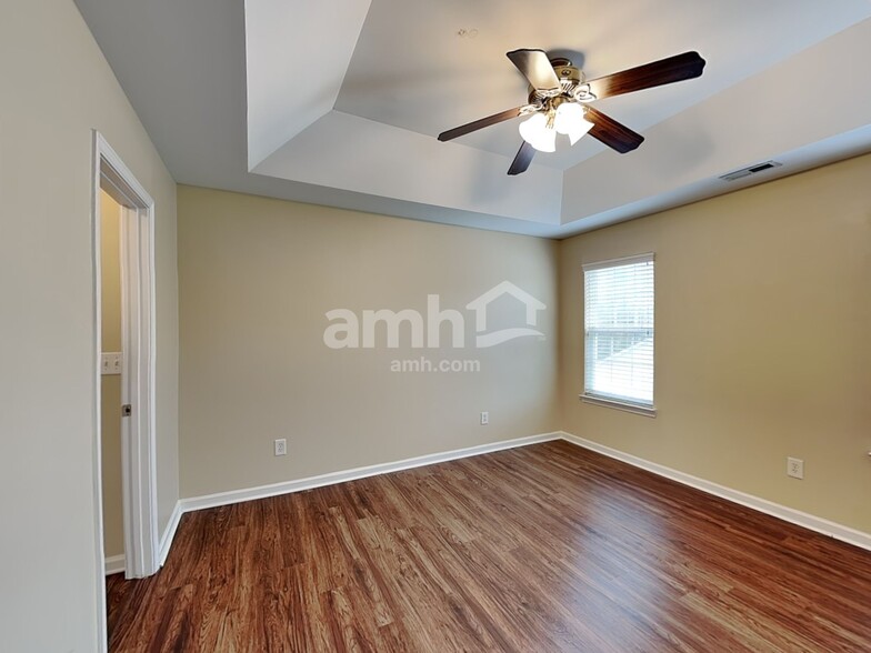 Building Photo - 11112 Heritage Green Dr