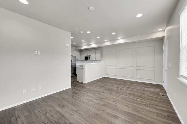 Building Photo - $2,295.00, 2 bed, 2.5 bath located in Denver