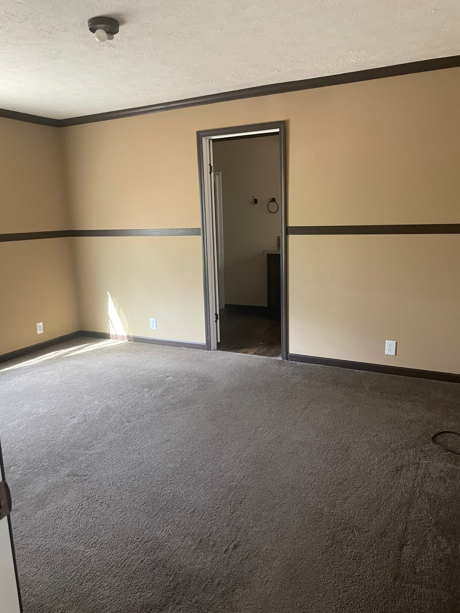 Building Photo - 2062 Krist Ln