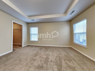 Building Photo - 8822 Shadowglen Dr