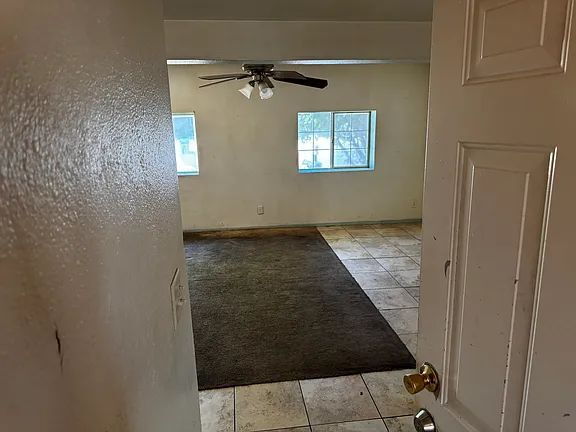 Building Photo - Large 5 bedroom single story ranch house