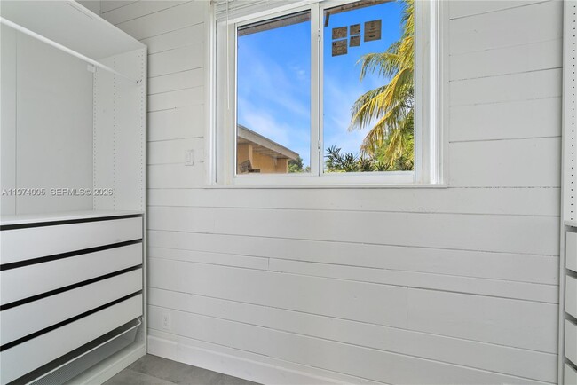 Building Photo - 2204 McKinley St