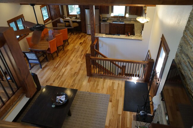 Building Photo - Available Now! Boulder's best kept secret....