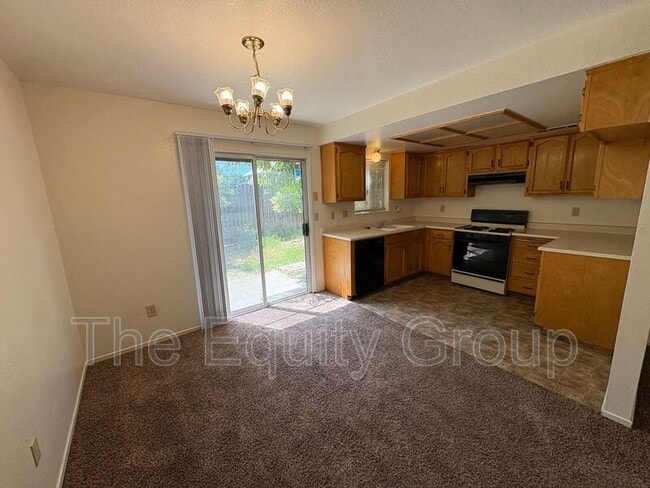 Building Photo - 2408 W Packwood Dr