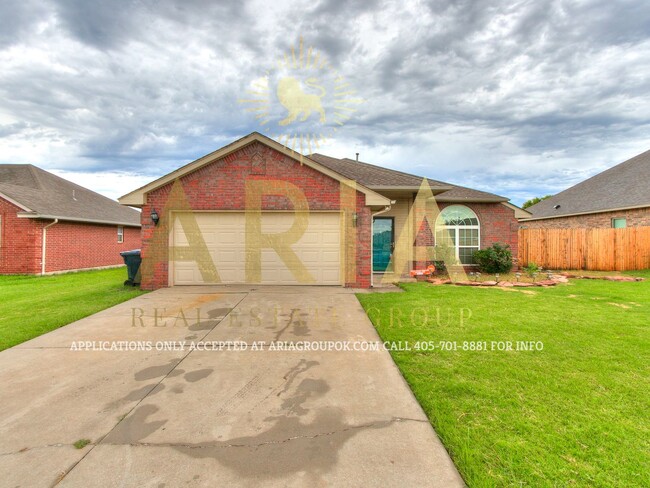 Building Photo - Spacious Edmond Fossil Creek Addition 3 Be...