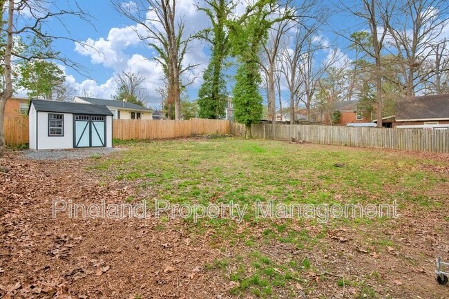 Building Photo - 506 Cross St