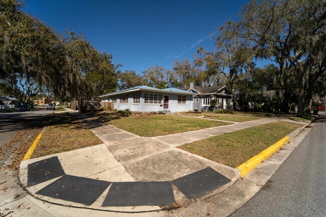 Building Photo - 64 Fullerwood Dr
