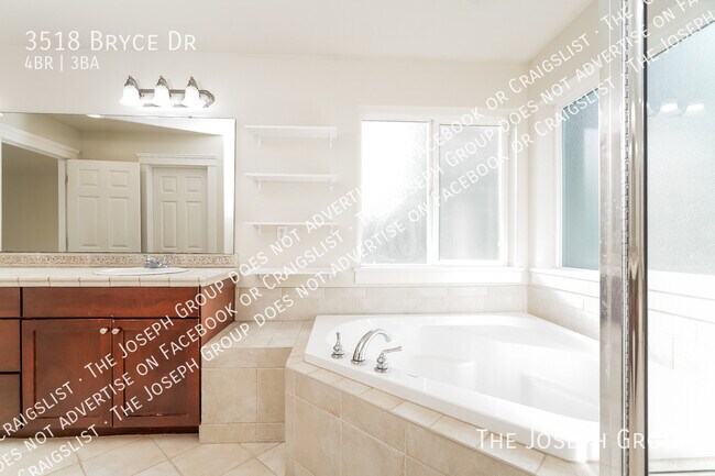 Building Photo - 3518 Bryce Dr