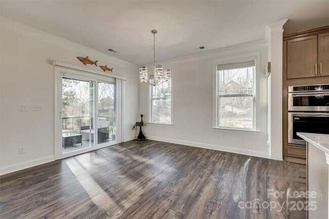 Building Photo - 6299 Artigas Dr