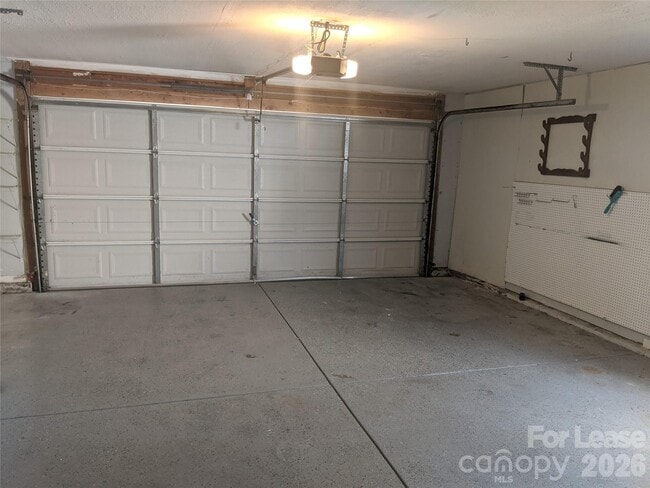 Building Photo - 125 Shephard Hill Dr