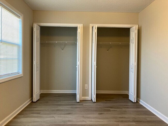 Building Photo - 711 Covington Ct
