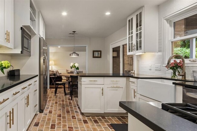 Building Photo - 5805 Harrington Cove