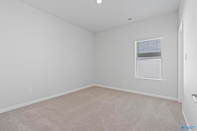 Building Photo - 247 Pennington Ave