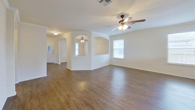 Building Photo - 411 Quail Hollow Dr