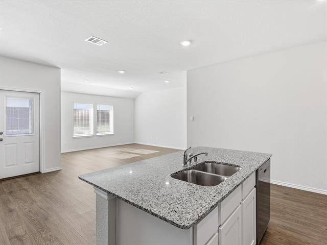 Building Photo - 757 Tiger Lily Wy