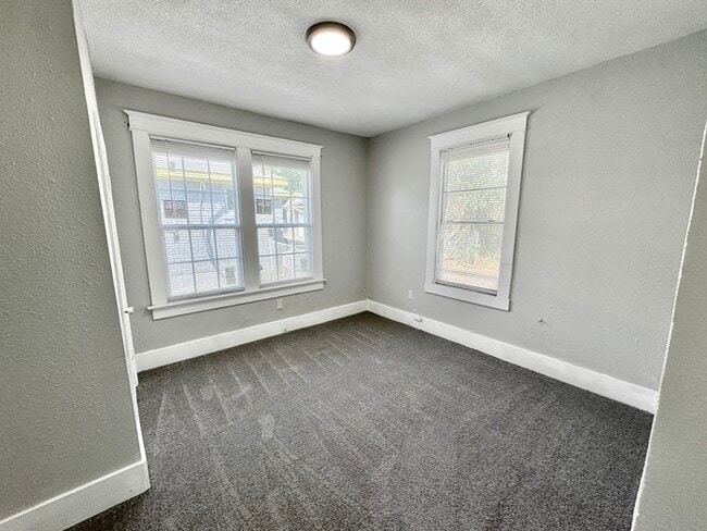 Building Photo - 1478 South Willet Street