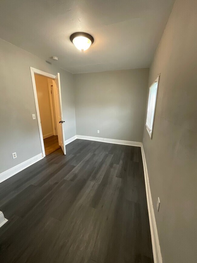 Building Photo - PRE-LEASING!! AVAILABLE JUNE 10TH Very Nice 2 Bedroom 1 Bath House - Recently Remodeled!