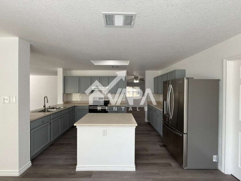 Building Photo - 7922 Cherry Glade