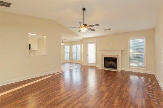 Building Photo - 947 Haymon Dr